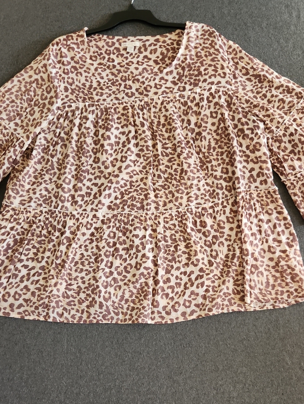 Cato Women's Leopard Print Peasant Tunic Size 22/24 Flowy Bell Sleeves Office